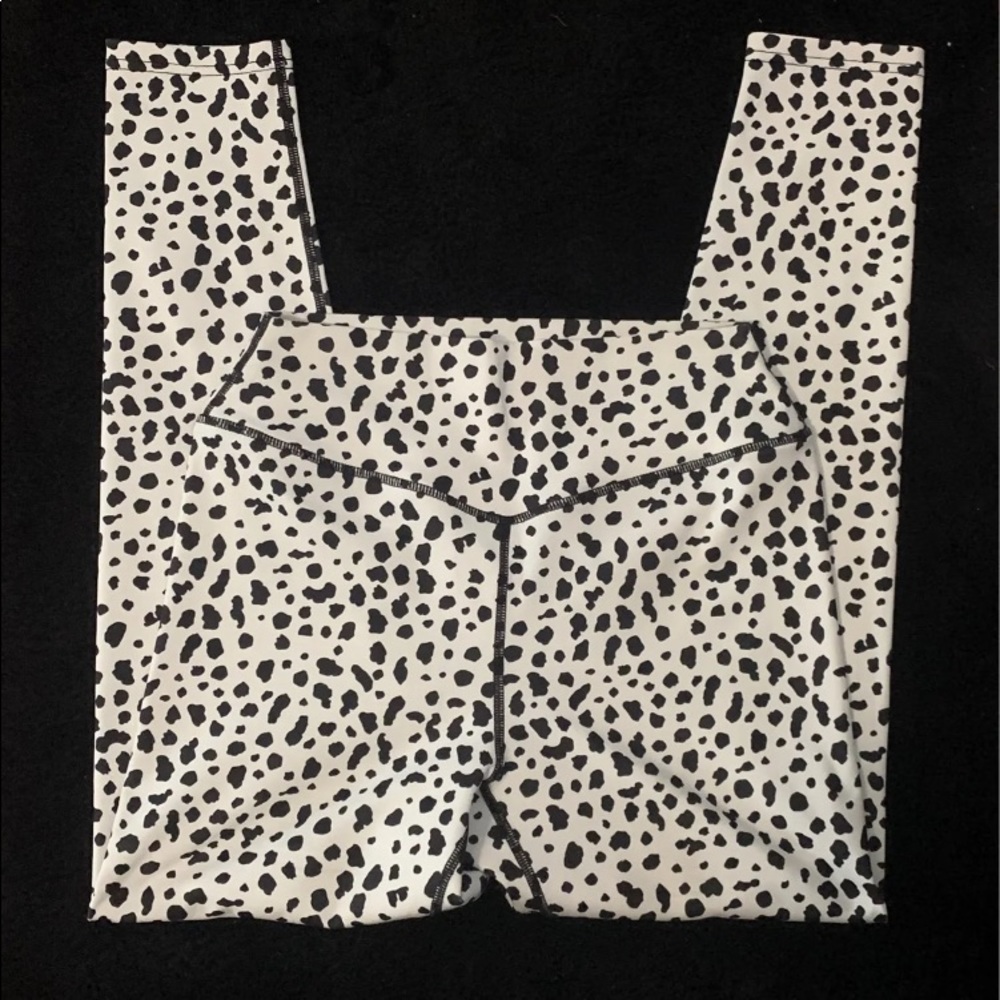 NWOT Snow Leopard Leggings - Picture 2 of 5